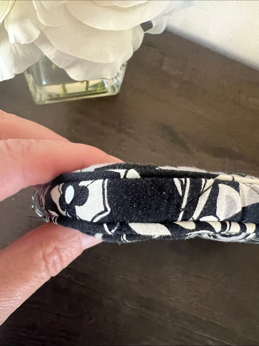 Vera Bradley Black & White Paisley Quilted Cosmetic Pouch - Picture 6 of 6